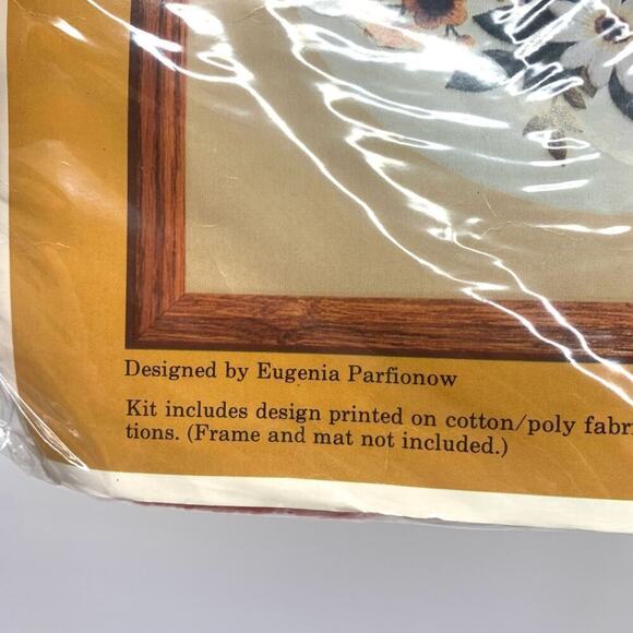 VTG NOS 1984 Creative Circle CLASSIC BOUQUET 0610 Sealed Crewel Kit Persian Wool - Picture 4 of 6